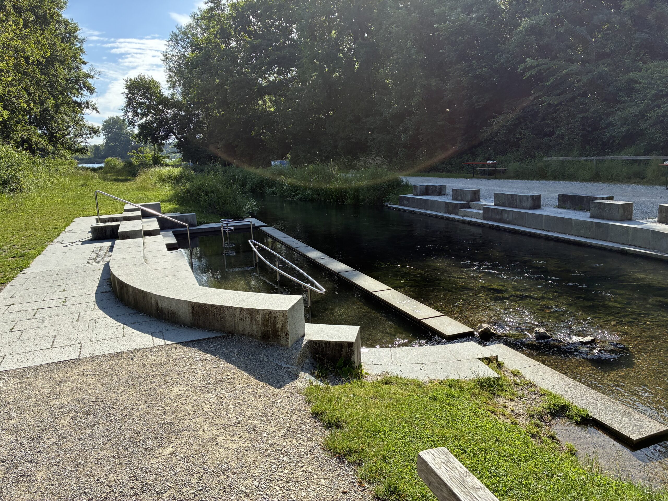 Bei der Wassertretstelle am Baggersee Ingolstadt